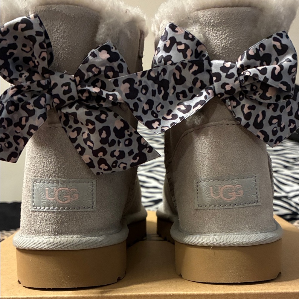 🎀 UGG w/ Mini Bailey Bow {leopard print} 🎀
